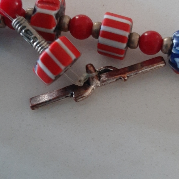 Ethnic red bearded necklace - Picture 4 of 4